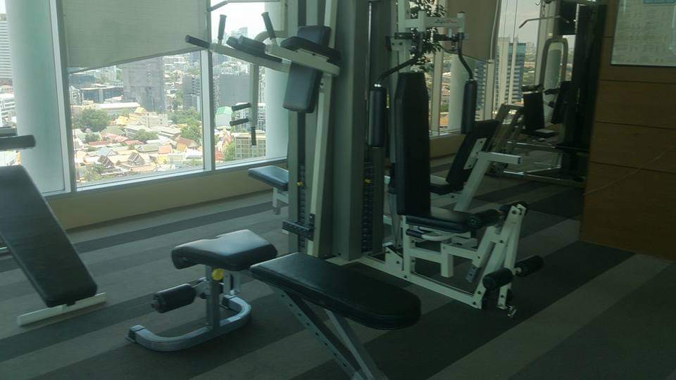 Airbnb Sukhumvit gym pulley machine